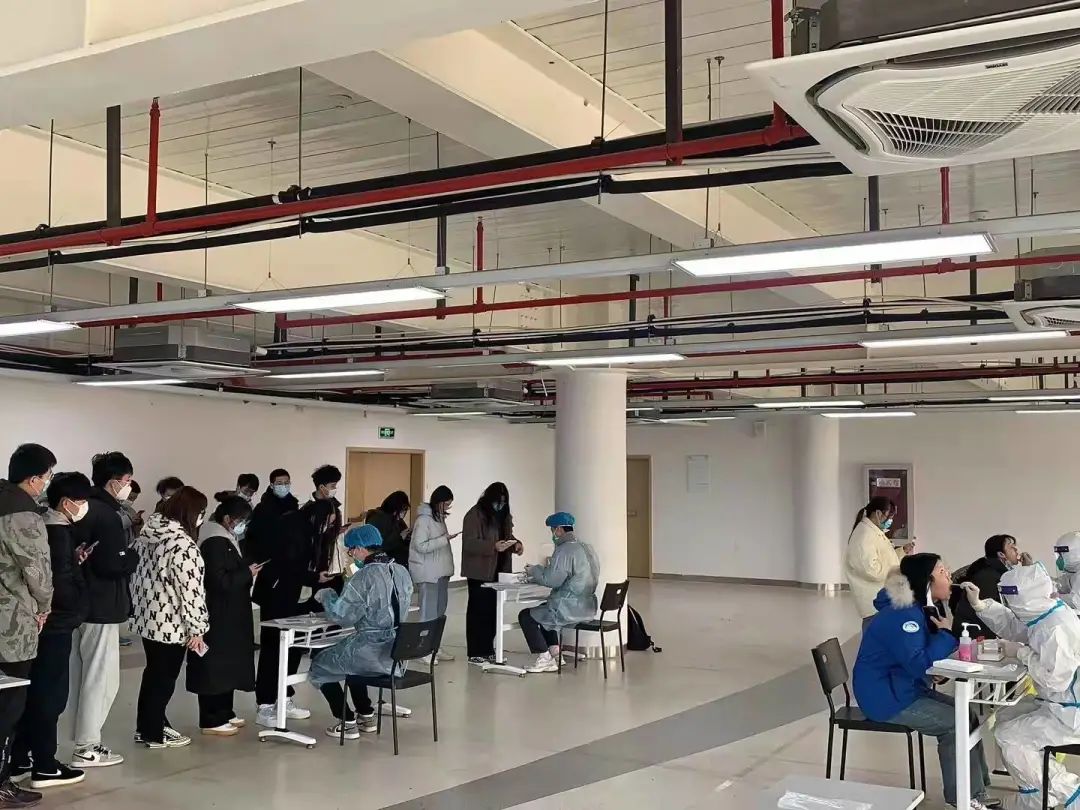 学工新闻 | 我校联合石湫卫生院为学生提供返乡核酸检测服务(2)