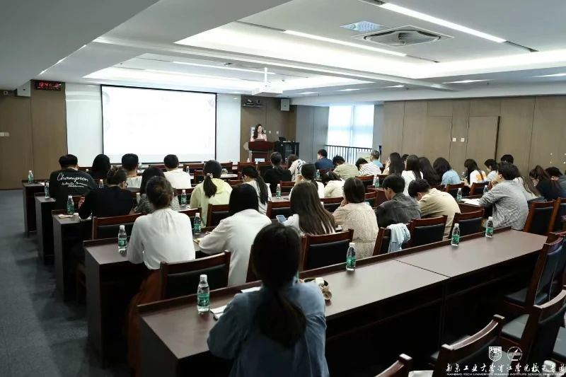 学工新闻 | 学校召开2024年辅导员素质能力提升之学生工作案例撰写培训(1)