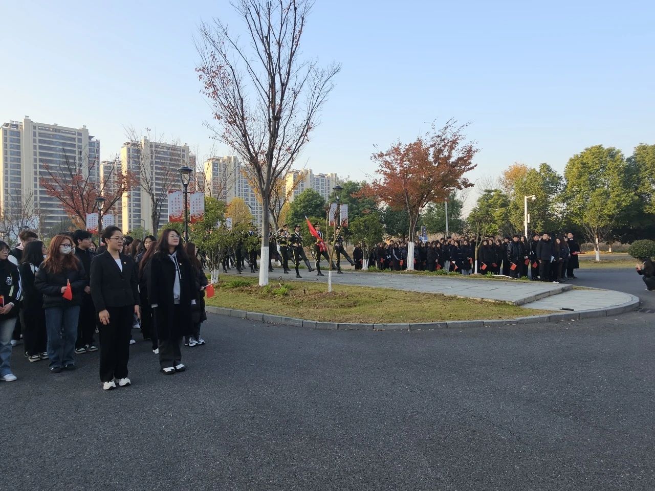 主题升旗仪式 | 外国语学院 | “立诚信之姿，铸青年之魂”——外国语&艺术学院献礼建国75周年思政主题教育升旗仪式（2）