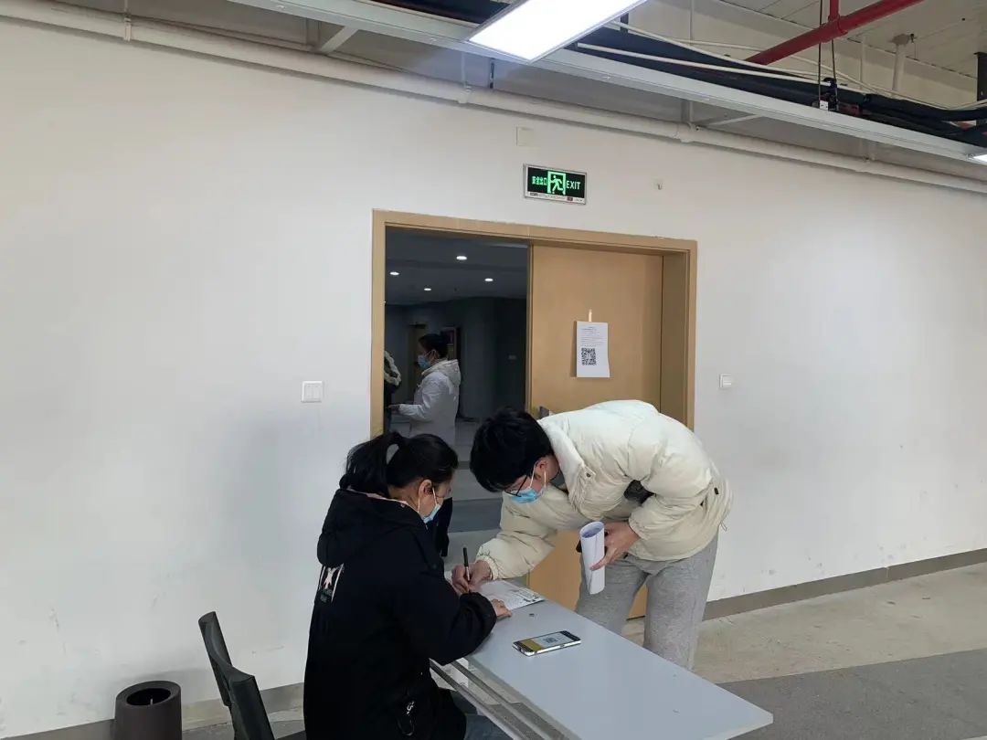 学工新闻 | 我校联合石湫卫生院为学生提供返乡核酸检测服务(3)