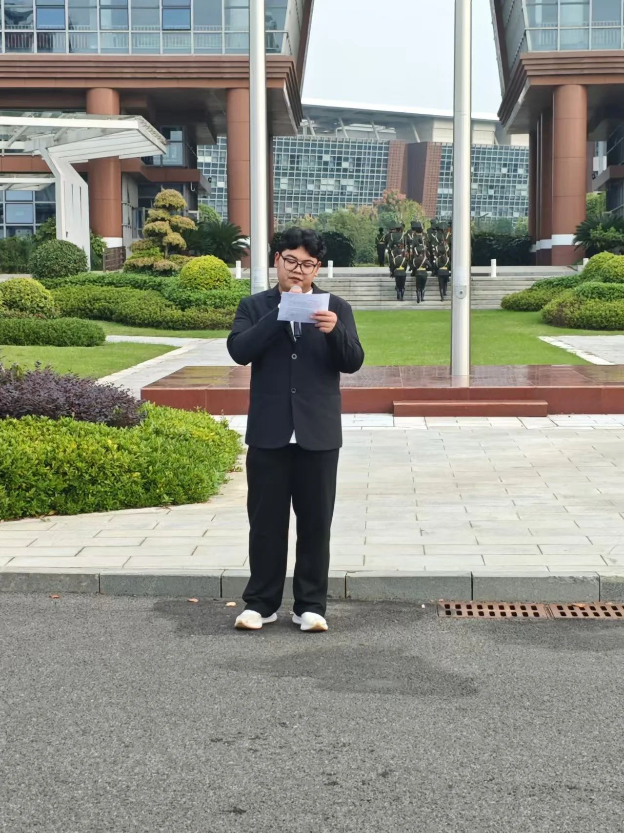主题升旗仪式 | 计算机与通信工程学院 | 巍巍国旗升,赤子心脉动(5)